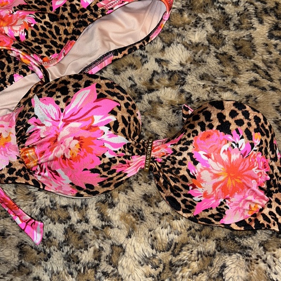 Victoria's Secret Other - Victoria’s Secret Swim Top